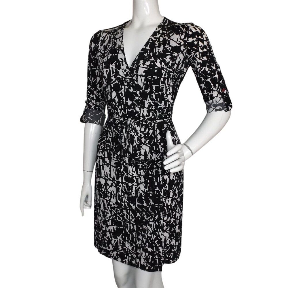 CALVIN KLEIN Wrap Dress, 4, Black Abstract, Tab sleeves/Roll-up, V-neck/Surplice - Picture 4 of 11